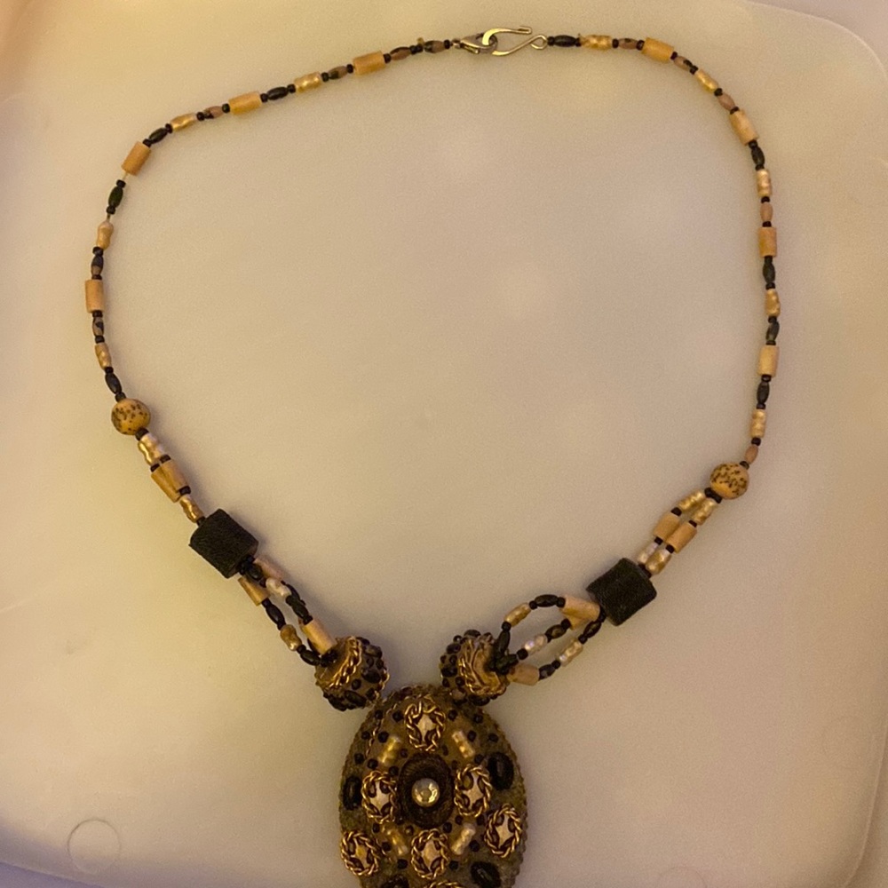 Like new multi color necklace